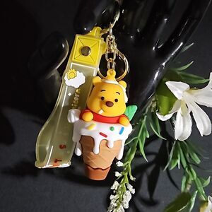 Winnie 🎁 The Pooh Ice Cream Keychain NWOT